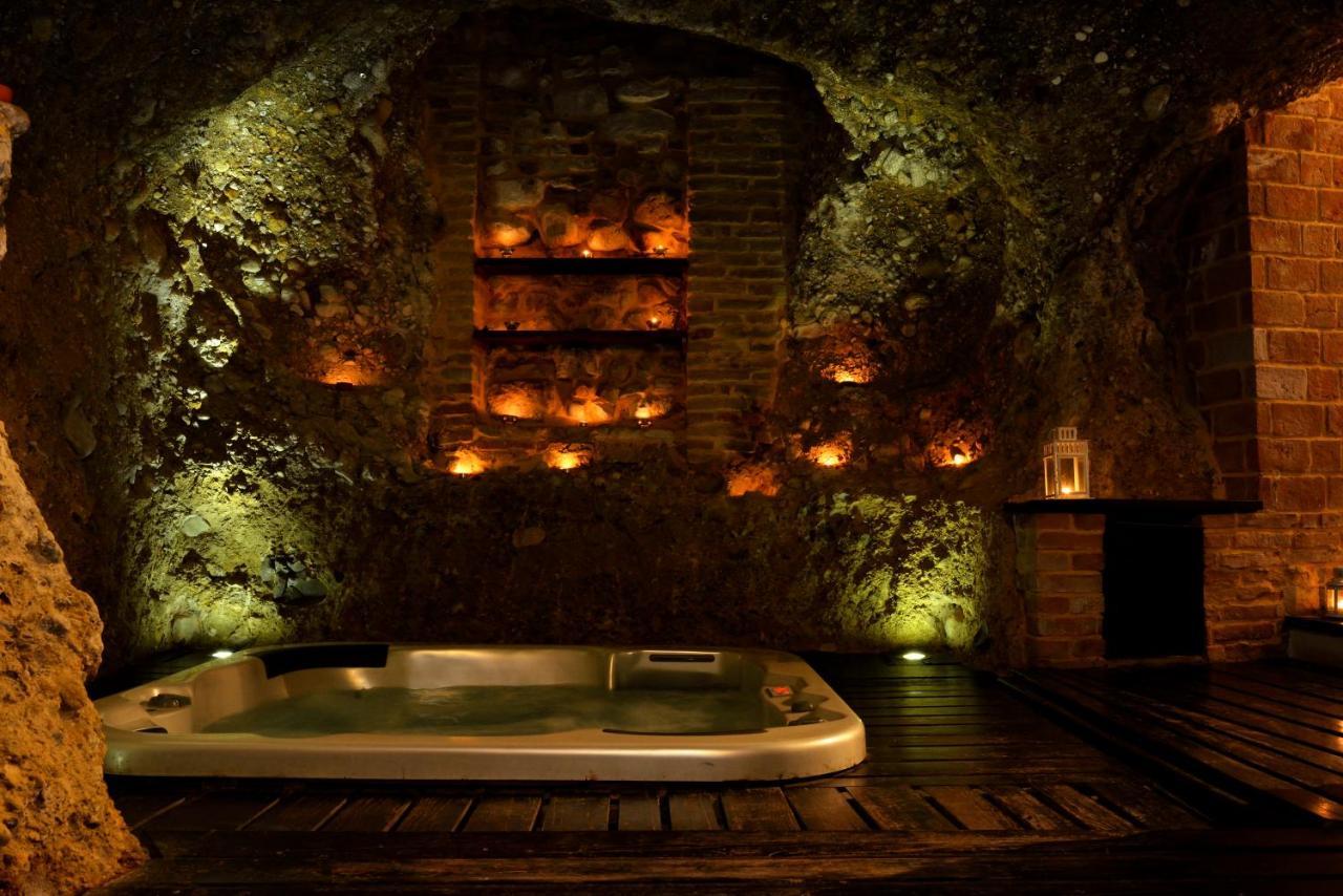 Hotel Antico Borgo Di Tabiano Castello - Relais De Charme à Tabiano Terme Extérieur photo